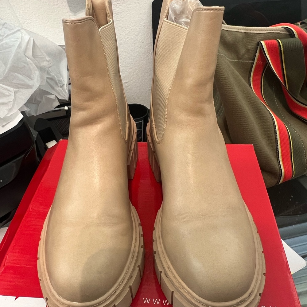 Camel Boots